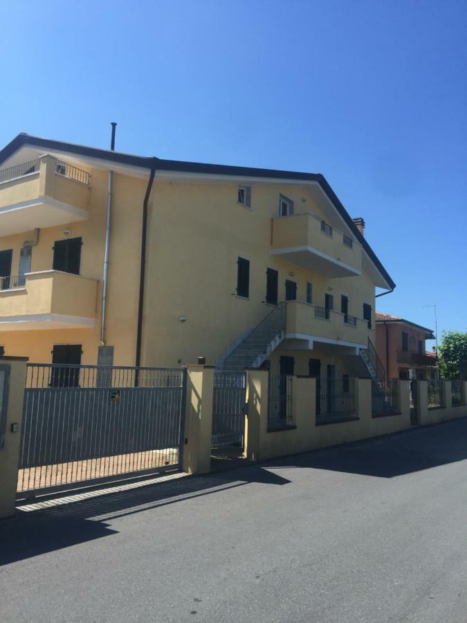 B&B Gigi' Marina di Massa Exteriör bild